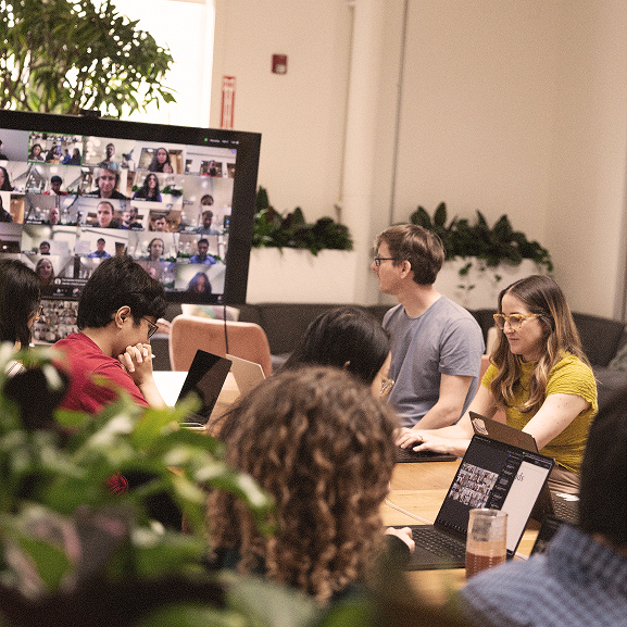 the 澳洲5幸运168&reg;mbue历史查询-结果记录号码预测 team working together